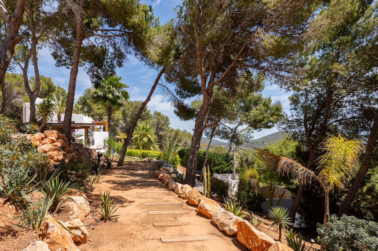 Resa Estates Ibiza for sale villa sea views koop garden 2.jpg